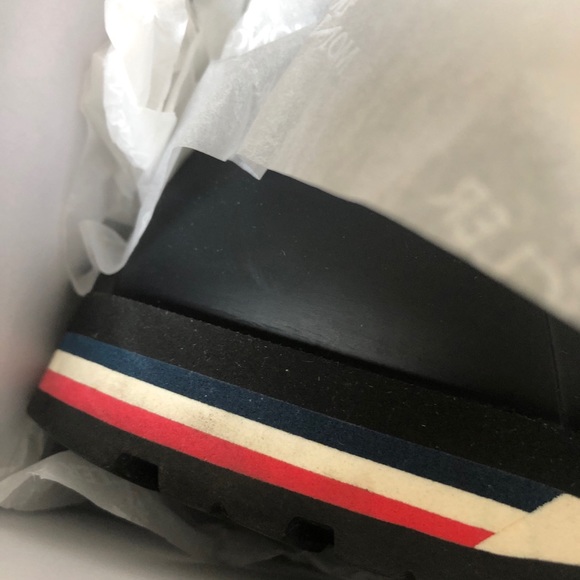 Hold! Moncler Inaya size 39 women puffer boot EUC - Picture 6 of 16